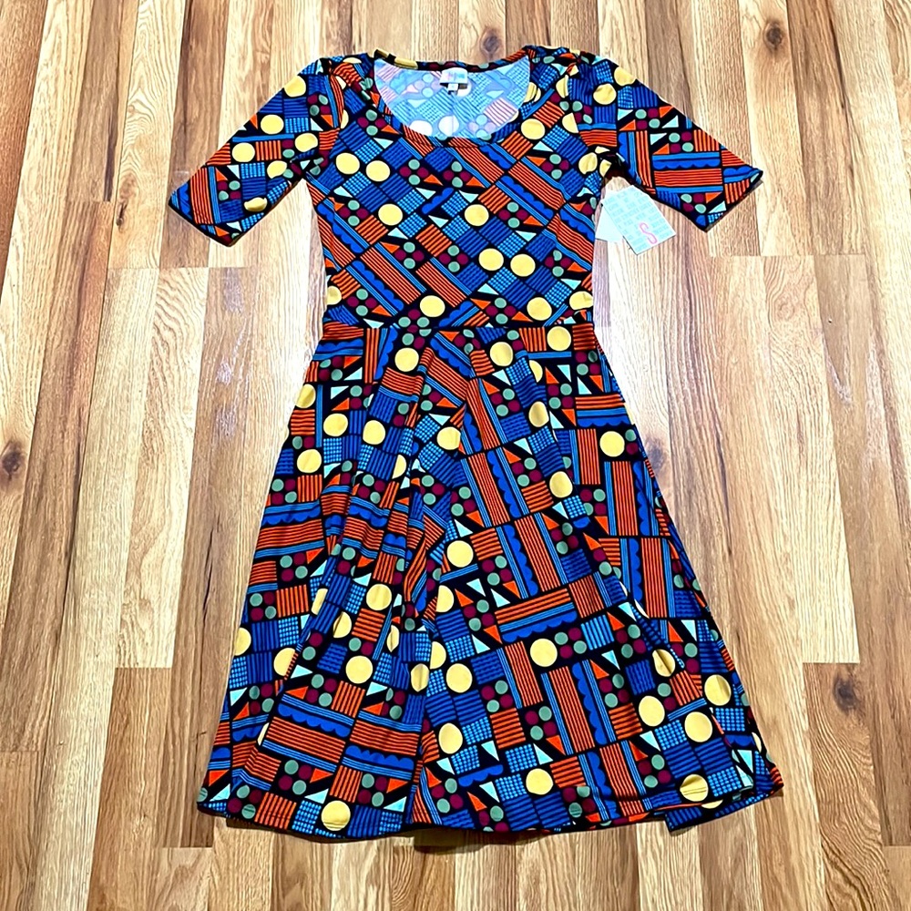 NWT S 80s print LuLaRoe Nicole Dress